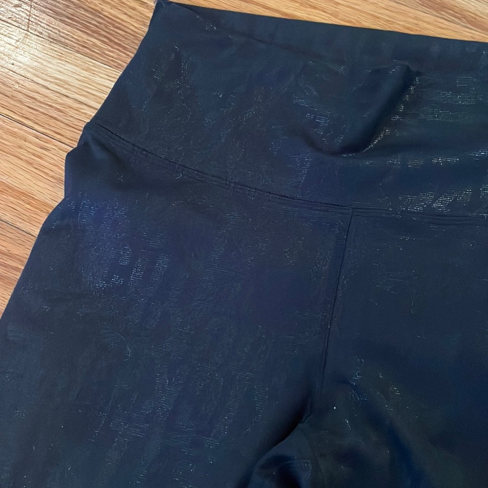 EUC Fabletics High-Waisted Powerhold 7/8 Legging XS Black Compression Tights
